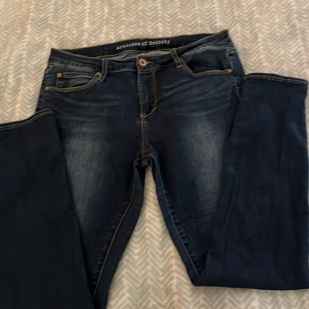 Articles of Society size 29 skinny jeans, dark distressed denim. Stretchy
